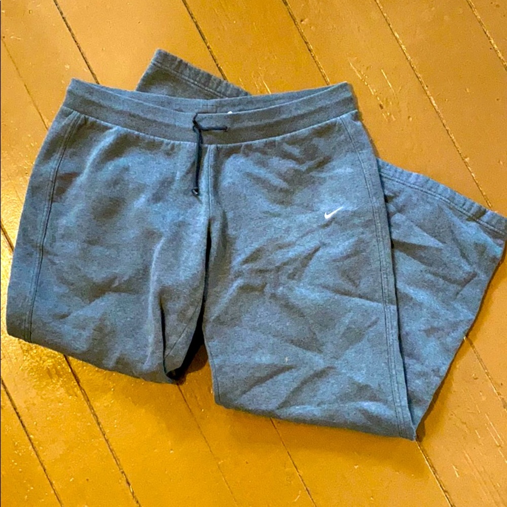 Nike gray sweatpants in sz. L